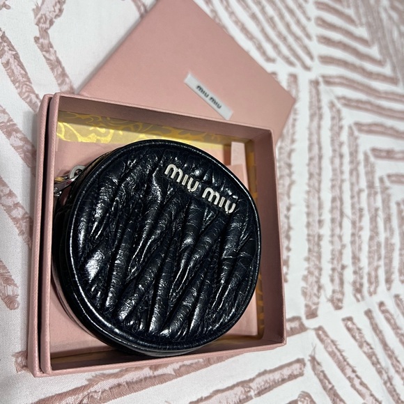 Authentic miumiu matelasse round coin purse multi case pouch black .. - Picture 5 of 5